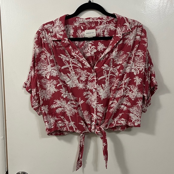 American Eagle Outfitters Tops - American Eagle Large cropped tie Hawaiian shirt